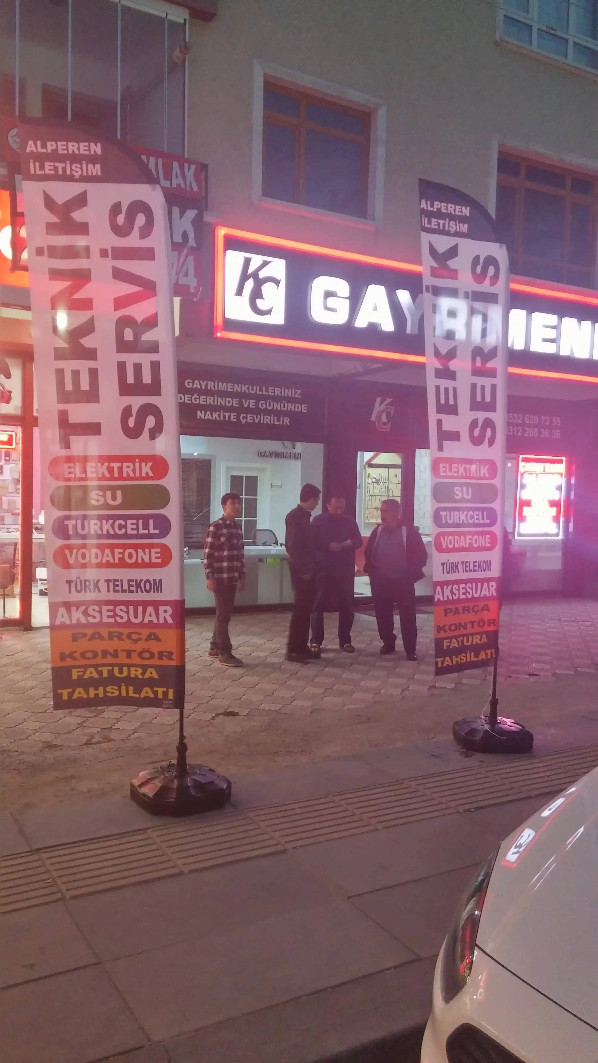 Cep Telefoncu Yelken Bayrağı-42